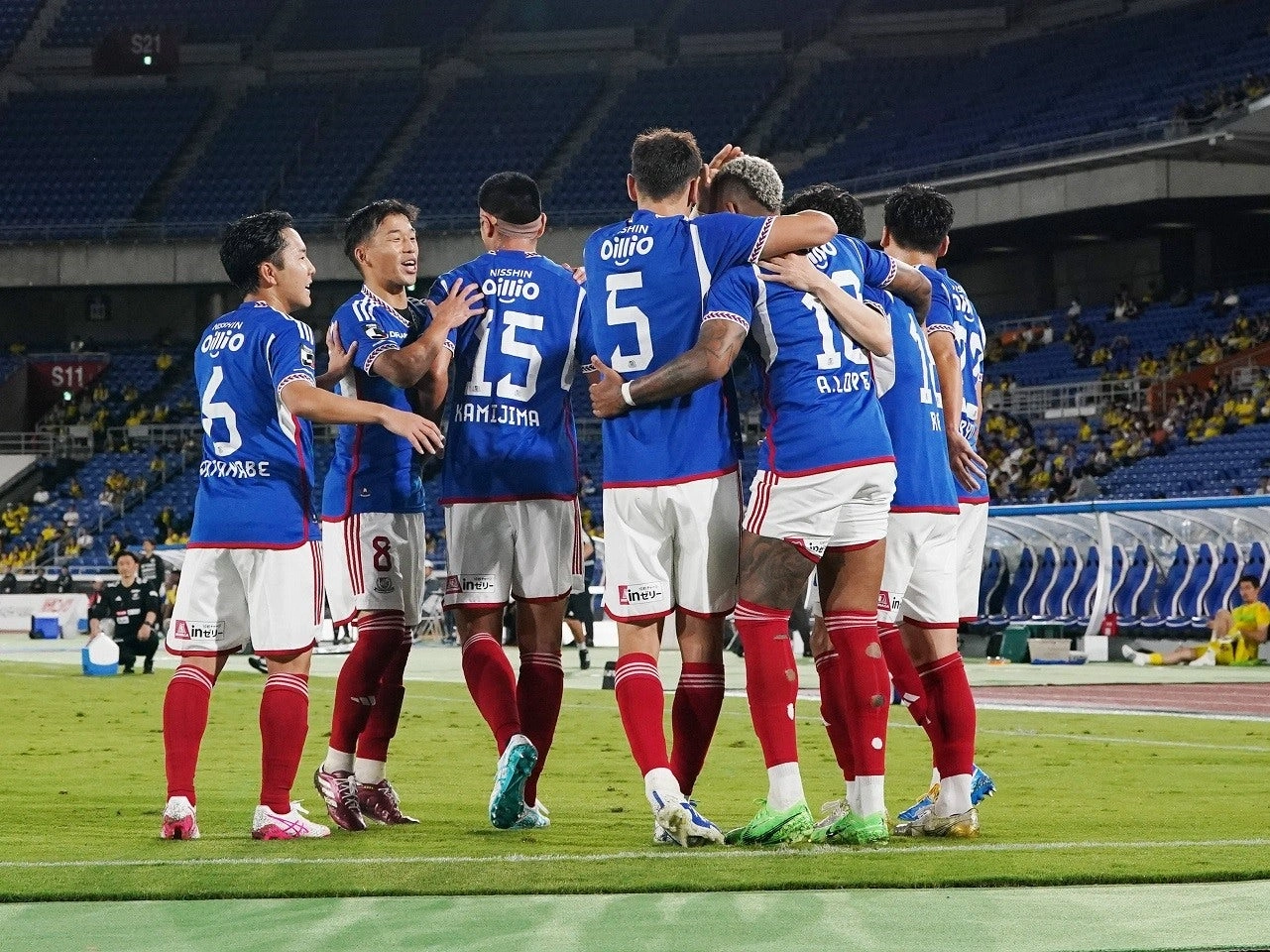 Trận đấu Yokohama Marinos vs Consadole Sapporo